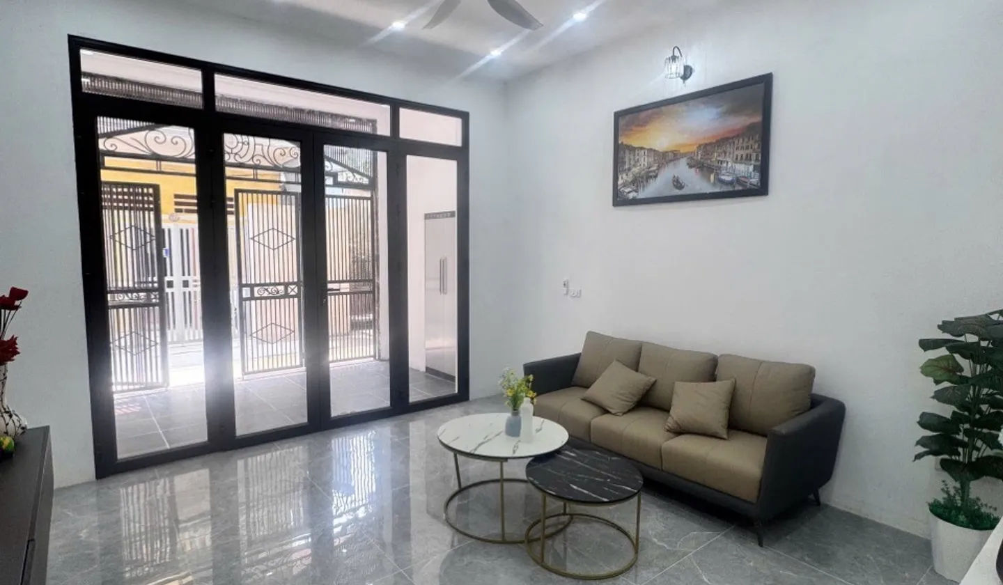 Nhà riêng có sân - thửa đất riêng biệt giá tốt, rộng thoáng, nội thất đầy đủ - Cơ hội hiếm có... Bán nhà riêng tại Phúc Lợi, Hà Nội 01