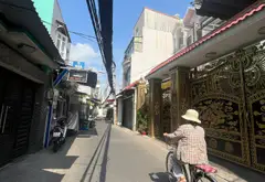 Nhà 2 tầng mặt tiền rộng vị trí trung tâm Quận 7, giá giảm 2 tỷ... Bán nhà riêng tại Tân Thuận, Hồ Chí Minh 01