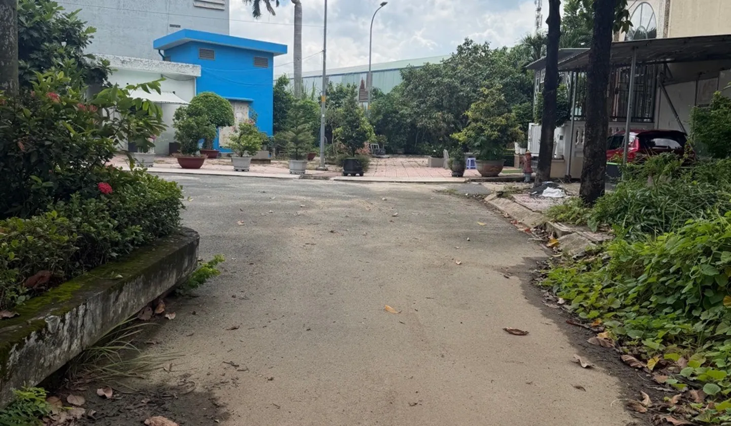 Bán nhà 3 tầng 3 phòng ngủ hướng Bắc tại xã phường... Bán nhà riêng tại Long Trường, Hồ Chí Minh 01