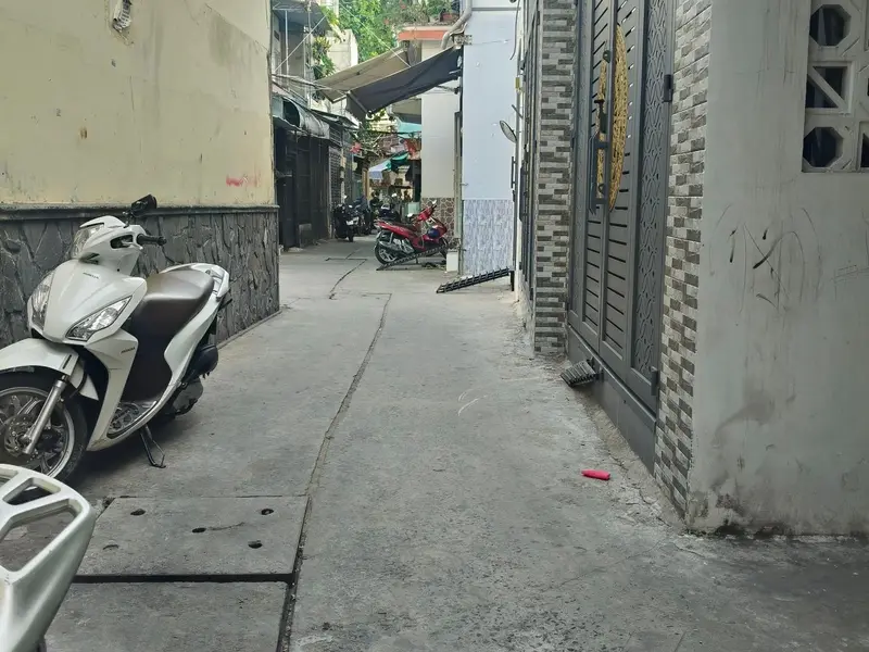 Hiếm Nhà 2 tầng nhỏ xinh hẻm xe hơi nhà,Âu Dương Lân Quận 8 , giá 1.7 tỷ... Bán nhà riêng tại Chánh Hưng, Hồ Chí Minh 01