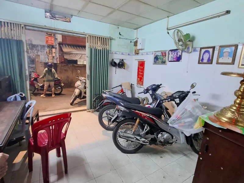 Bán nhà 2 tầng 5 phòng ngủ tại Phạm Văn Chí, giá mới 8.5 tỷ... Bán nhà riêng tại Bình Tiên, Hồ Chí Minh 01