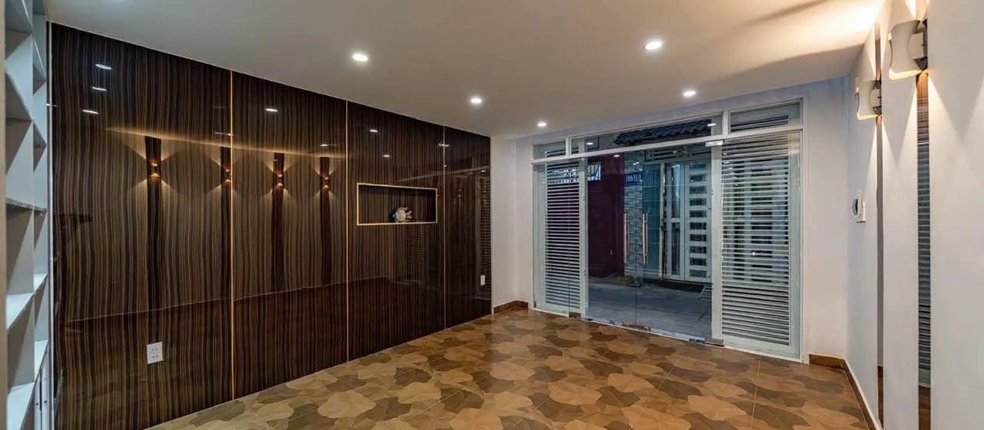 Nhà 5 tầng lung linh gần Lotte Mart Gò Vấp, full nội thất cao cấp... Bán nhà riêng tại An Hội Đông, Hồ Chí Minh 01