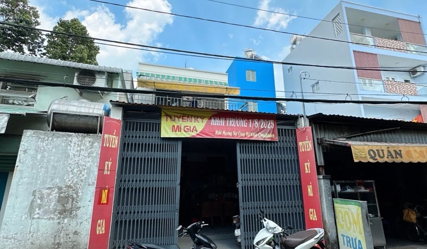 Nhà đẹp 2 tầng rộng rãi ngay trung tâm quận... Bán nhà riêng tại Bình Trưng, Hồ Chí Minh 01