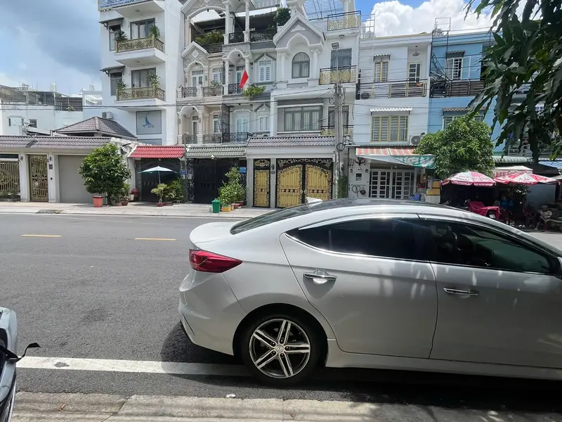 Nhà mặt phố giá sốc gần trường học, mặt tiền rộng 4.7m... Bán nhà mặt phố tại Nhà Bè, Hồ Chí Minh 01
