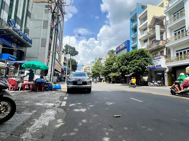 CĂN GÓC – MẶT TIỀN ĐƯỜNG NGUYỄN CHÍ THANH - Q.11 - HƠN 90M2 - TRỤC ĐƯỜNG KINH DOANH SẦM UẤT 🍀🍀... Bán nhà mặt phố tại Minh Phụng, Hồ Chí Minh 01