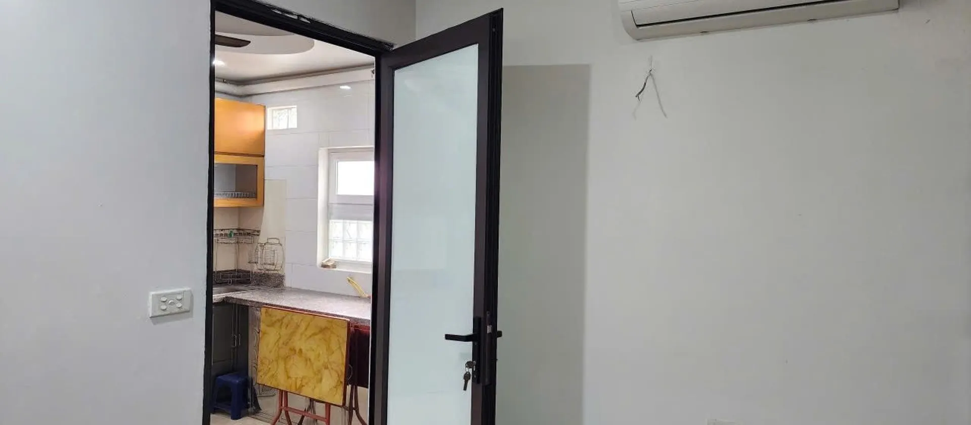 Bán căn hộ 2 phòng ngủ diện tích 52 m2 tại Vũ Tông Phan, phù hợp gia đình trẻ.... Bán căn hộ chung cư tại Khương Đình, Hà Nội 01