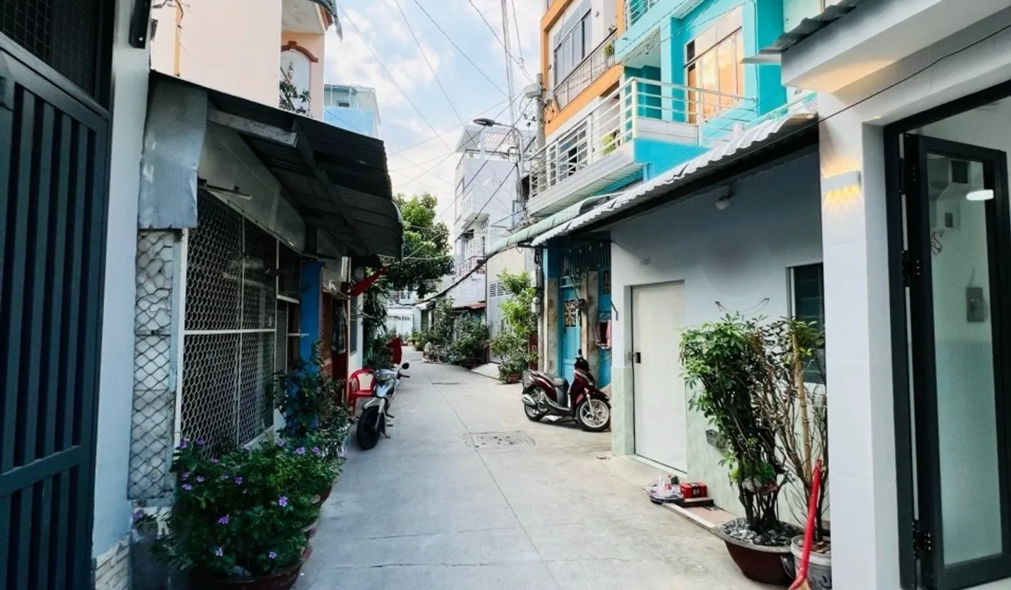 BÁN NHÀ HẺM XE HƠI 5M p.Phú Định – 32M2 – 3PN (CÓ PHÒNG TRỆT) – SỔ RIÊNG – 2.95 TỶ
Linh0784140402... Bán nhà riêng tại Phú Định, Hồ Chí Minh 01