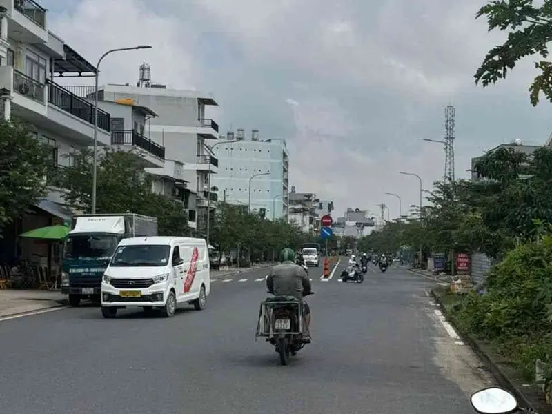 Nhà 2 mặt tiền kinh doanh đắc địa, 3 tầng, 3 phòng ngủ tại Quận 12... Bán nhà mặt phố tại Tân Thới Hiệp, Hồ Chí Minh 01