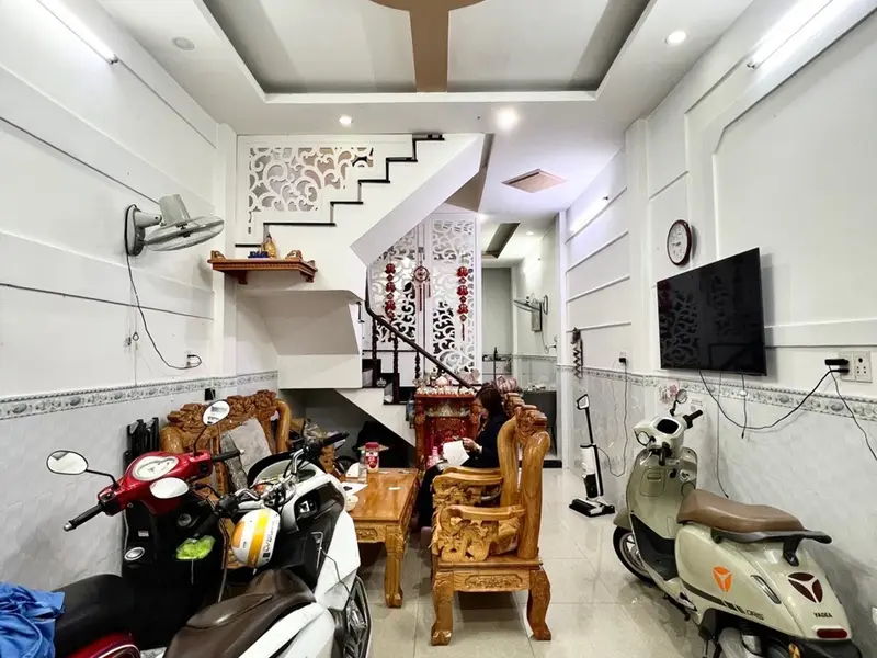 Nhà 4 tầng xinh xắn, nội thất mới, hẻm xe hơi sáng sủa... Bán nhà riêng tại Phú Định, Hồ Chí Minh 01