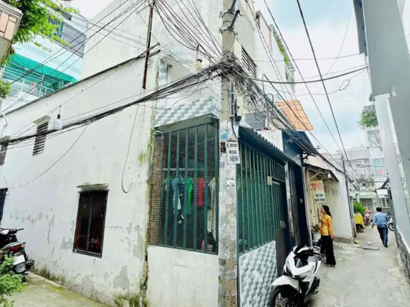 Nhà mới Quận 8 – Không gian rộng, sáng thoáng, sẵn tiện nghi... Bán nhà riêng tại Bình Đông, Hồ Chí Minh 01