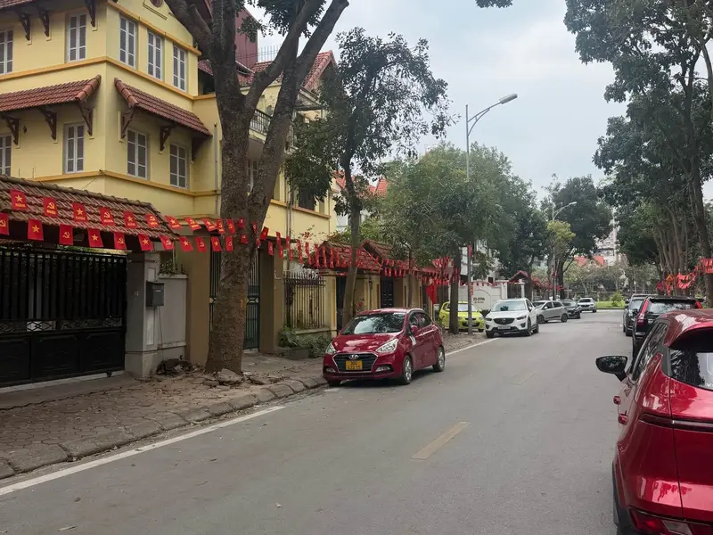 Biệt thự đẳng cấp 198m2, ba mặt vườn hoa tại khu đô thị Việt Hưng đón ánh sáng và gió mát tự nhiên... Bán biệt thự, liền kề tại Việt Hưng, Hà Nội 01