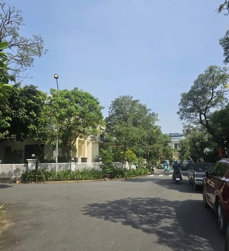 Biệt thự sân vườn thượng lưu ven sông Sài Gòn cực hiếm... Bán nhà mặt phố tại An Phú Đông, Hồ Chí Minh 01