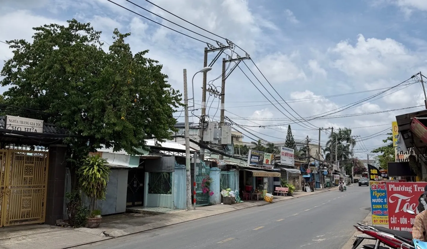 🔥 MẶT TIỀN TRẦN VĂN MƯỜI – GIÁ 4,2 TỶ – ĐIỂM ĐẦU TƯ ĐÁNG XUỐNG TIỀN! 🔥... Bán nhà mặt phố tại Xuân Thới Sơn, Hồ Chí Minh 01