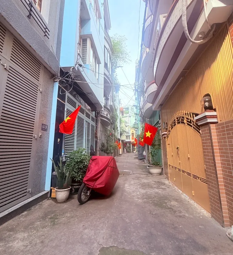Nhà 4 tầng 6 phòng ngủ gần chợ khu an ninh quận trung tâm... Bán nhà riêng tại Hòa Hưng, Hồ Chí Minh 01