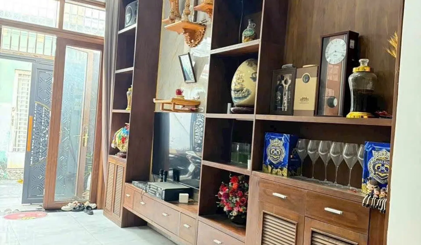 Gấp bán nhà 3 tầng 3PN, DT 73m2, sổ riêng hoàn công, hẻm xe hơi đường Tam Châu, Thủ Đức.... Bán nhà riêng tại Tam Bình, Hồ Chí Minh 01