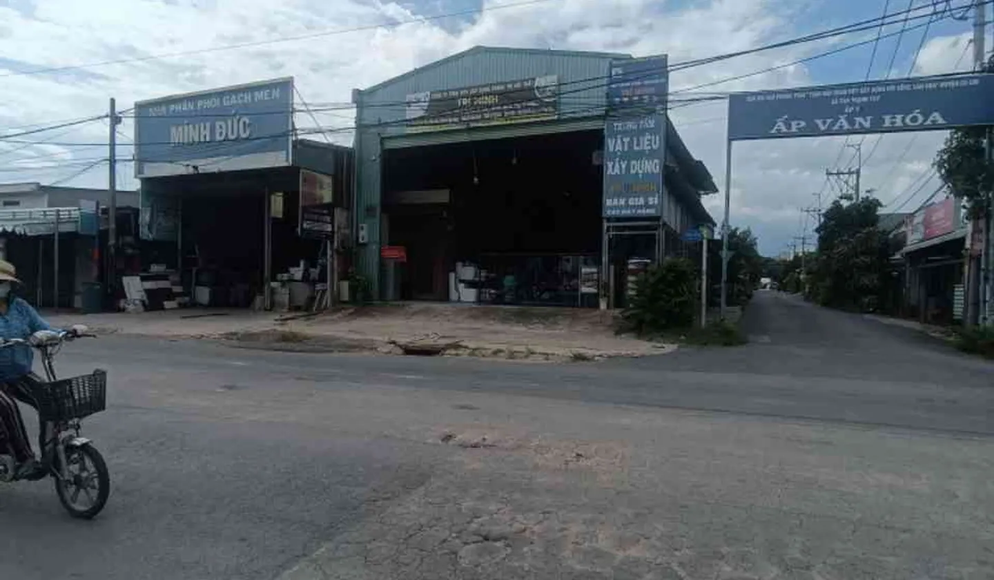 Bán kho, nhà xưởng mặt tiền rộng tại Tỉnh Lộ 8 khu kinh doanh sầm uất... Bán kho, nhà xưởng tại Phú Hòa Đông, Hồ Chí Minh 01