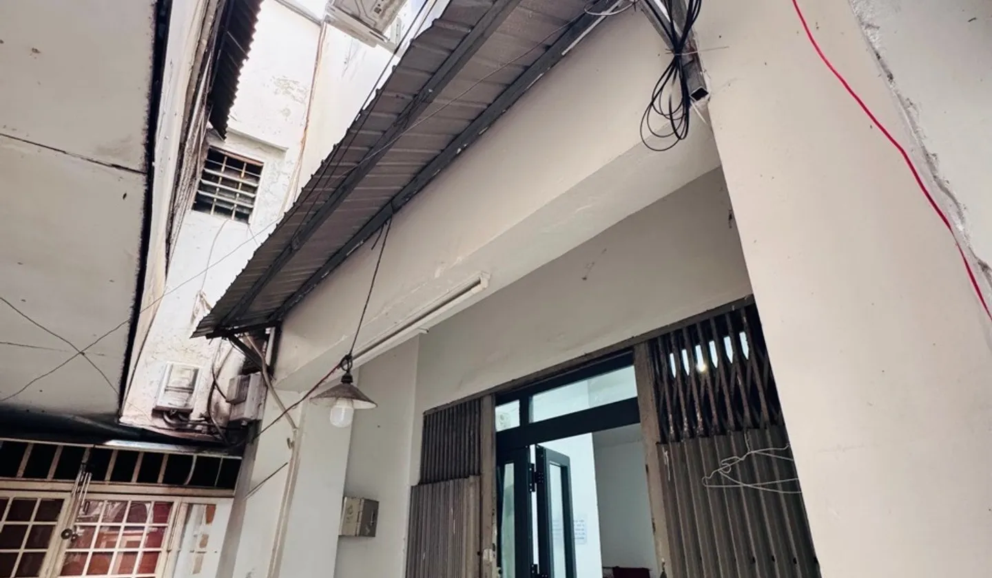 Nhà riêng 2 tầng 60m2 gần trung tâm Phú Nhuận, hẻm ba gác tiện lợi... Bán nhà riêng tại Phú Nhuận, Hồ Chí Minh 01
