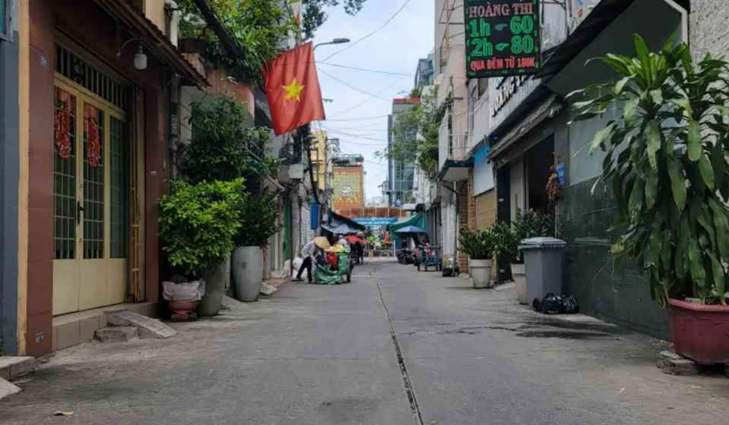 Cơ hội sở hữu nhà riêng 3 tầng rộng 61m2 tại trung tâm quận 10 với 5 phòng ngủ hiếm có... Bán nhà riêng tại Vườn Lài, Hồ Chí Minh 01