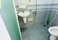 NHÀ HẺM XE BA GÁC TỚI CỬA SÁT CẦU HIỆP ÂN - TTHC QUẬN 8 CŨ 2 TẦNG - 2PN... Bán nhà riêng tại Bình Đông, Hồ Chí Minh 03