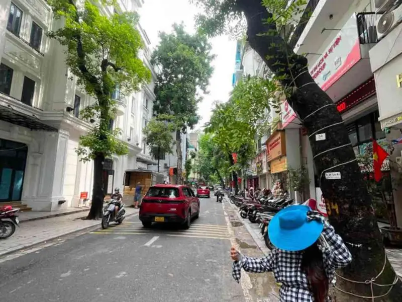 Bán nhà mặt phố Lý Nam Đế, trung tâm Hà Nội, 5 tầng, mặt tiền 4.5m... Bán nhà mặt phố tại Hoàn Kiếm, Hà Nội 01