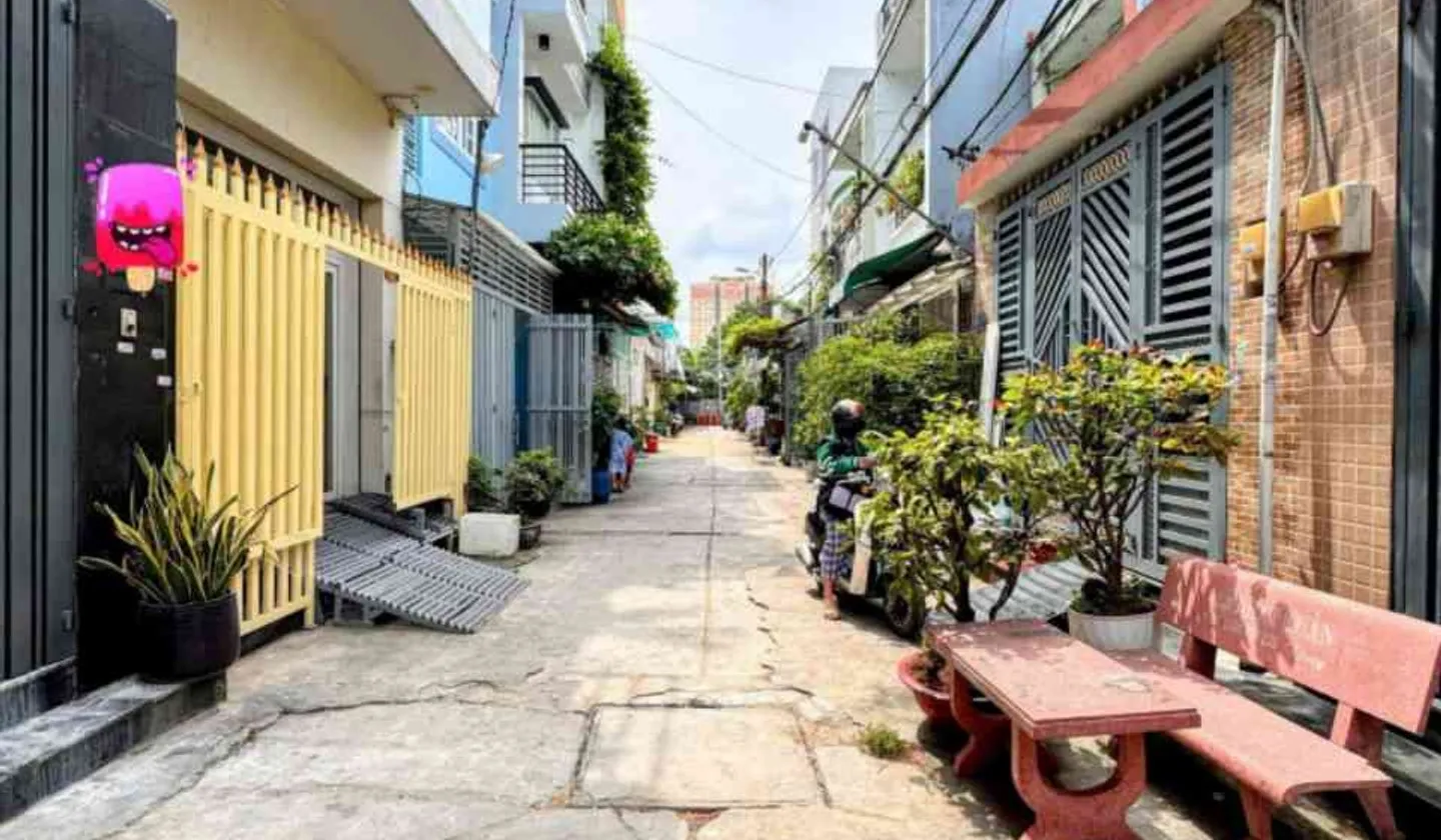 Cơ hội sở hữu nhà 3 tầng kiên cố, hẻm ô tô 7m, khu vip Bình Tân giá chỉ trên 5 tỷ... Bán nhà riêng tại Bình Trị Đông, Hồ Chí Minh 01