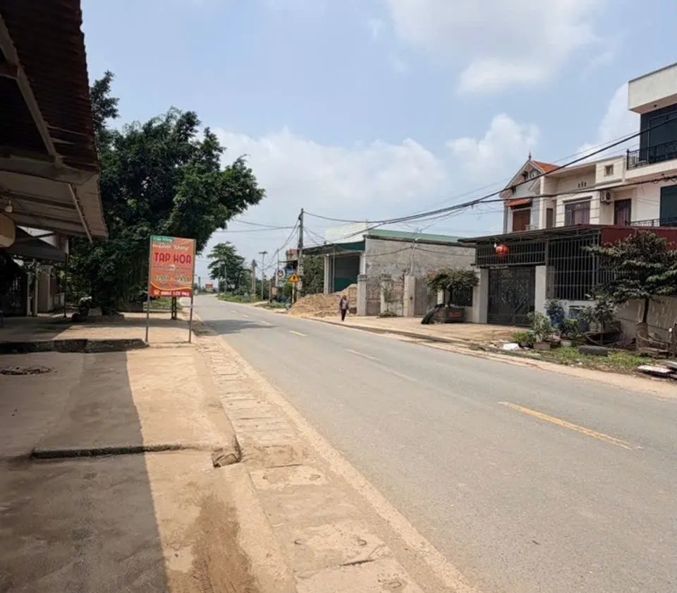 Nếu bạn có trên 2 tỷ đừng quan tâm bài viết này! 100m Đông Tảo chỉ 1,x tỷ!... Bán đất tại Hoàn Long, Hưng Yên 01