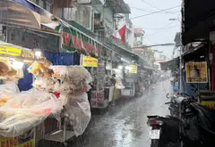 Nhà phố 2 tầng nở hậu ngay khu chợ Hồ Thị Kỷ, sống tiện nghi giữa trung tâm ẩm thực... Bán nhà riêng tại Vườn Lài, Hồ Chí Minh 01