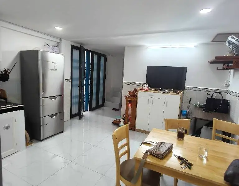 Nhà lô góc 3 tầng tại Quận Phú Nhuận, diện tích 46.1m2 với 5 phòng ngủ... Bán nhà riêng tại Đức Nhuận, Hồ Chí Minh 01