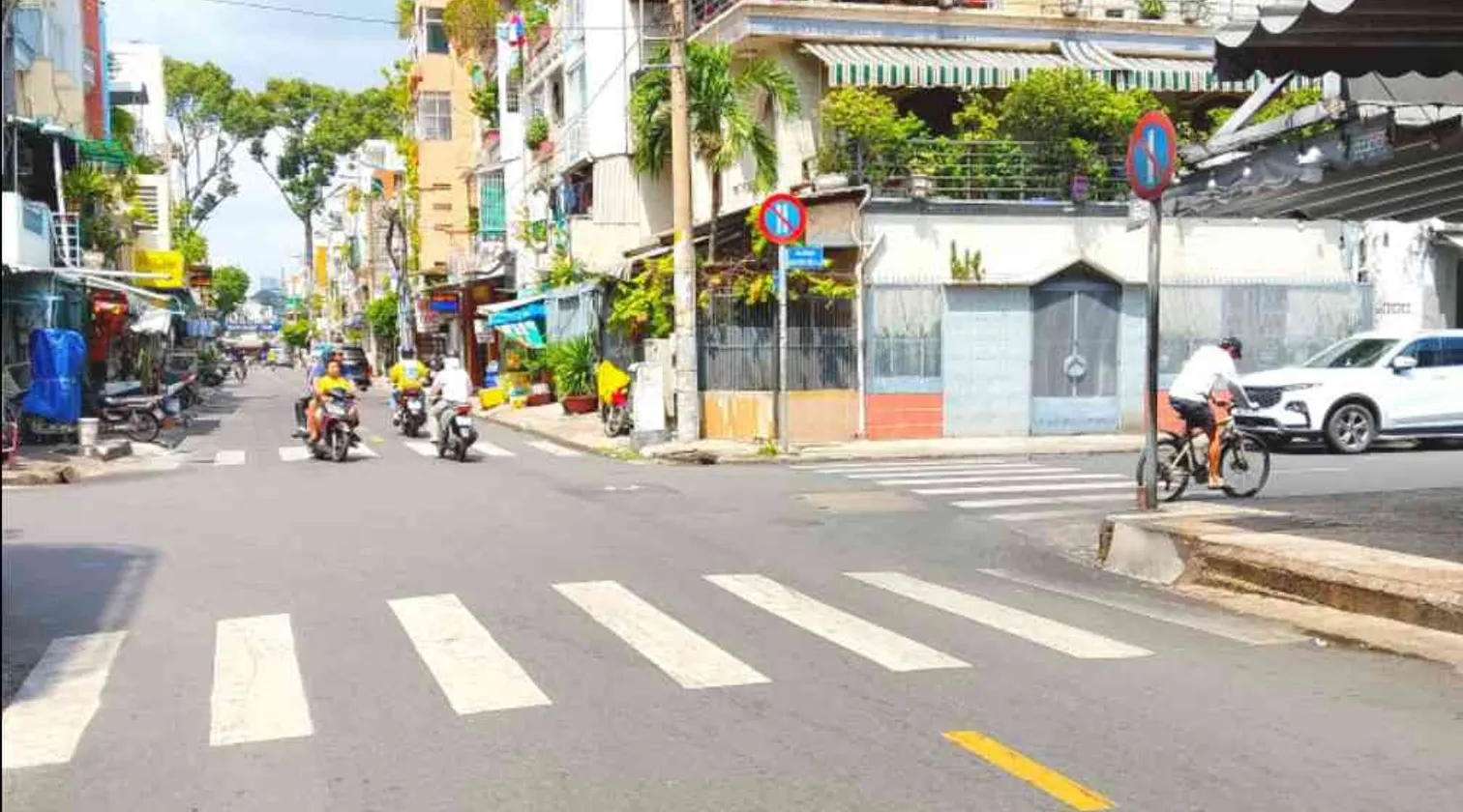 Nhà mặt tiền 4 tầng siêu đẳng cấp tại Nhật Tảo, Q10... Bán nhà mặt phố tại Diên Hồng, Hồ Chí Minh 01