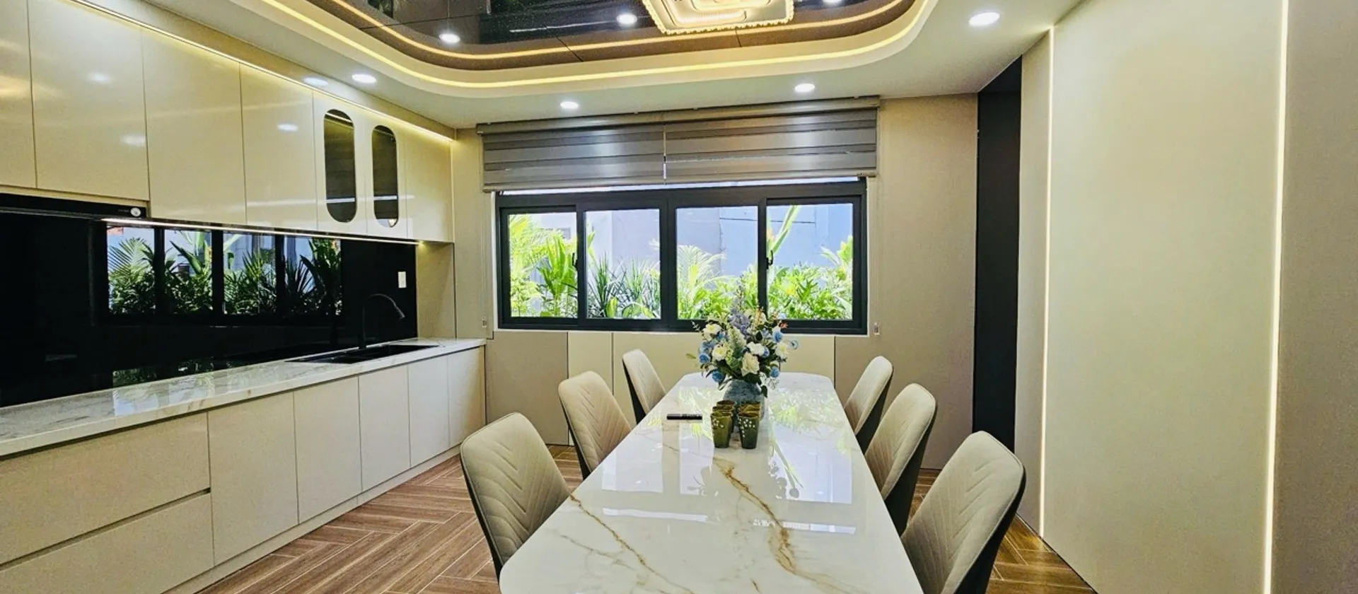 Nhà 5 tầng sang trọng, hẻm xe hơi Phạm Văn Chiêu... Bán nhà riêng tại An Hội Đông, Hồ Chí Minh 01