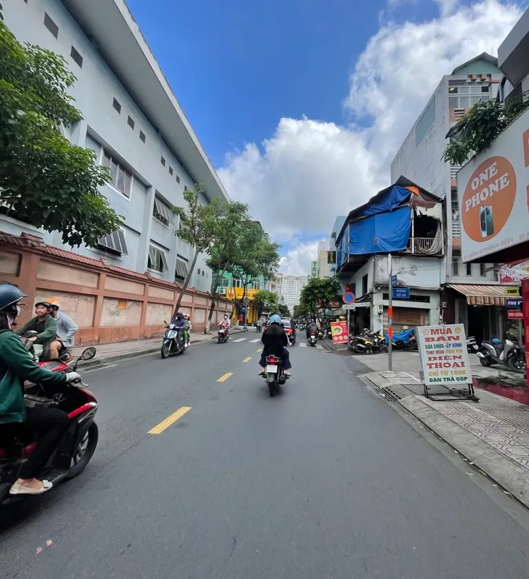 Đối diện Hồ bơi Vân Đồn - Mua đất tặng nhà 2 Tầng - 65m2 - Nhỉnh 9 tỷ... Bán nhà riêng tại Khánh Hội, Hồ Chí Minh 01