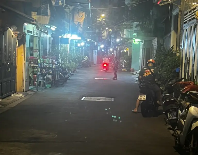 Bán nhà 5 tầng 49m2 gần mặt tiền Trường Sa, Phú Nhuận giá 16.5 tỷ... Bán nhà riêng tại Phú Nhuận, Hồ Chí Minh 01