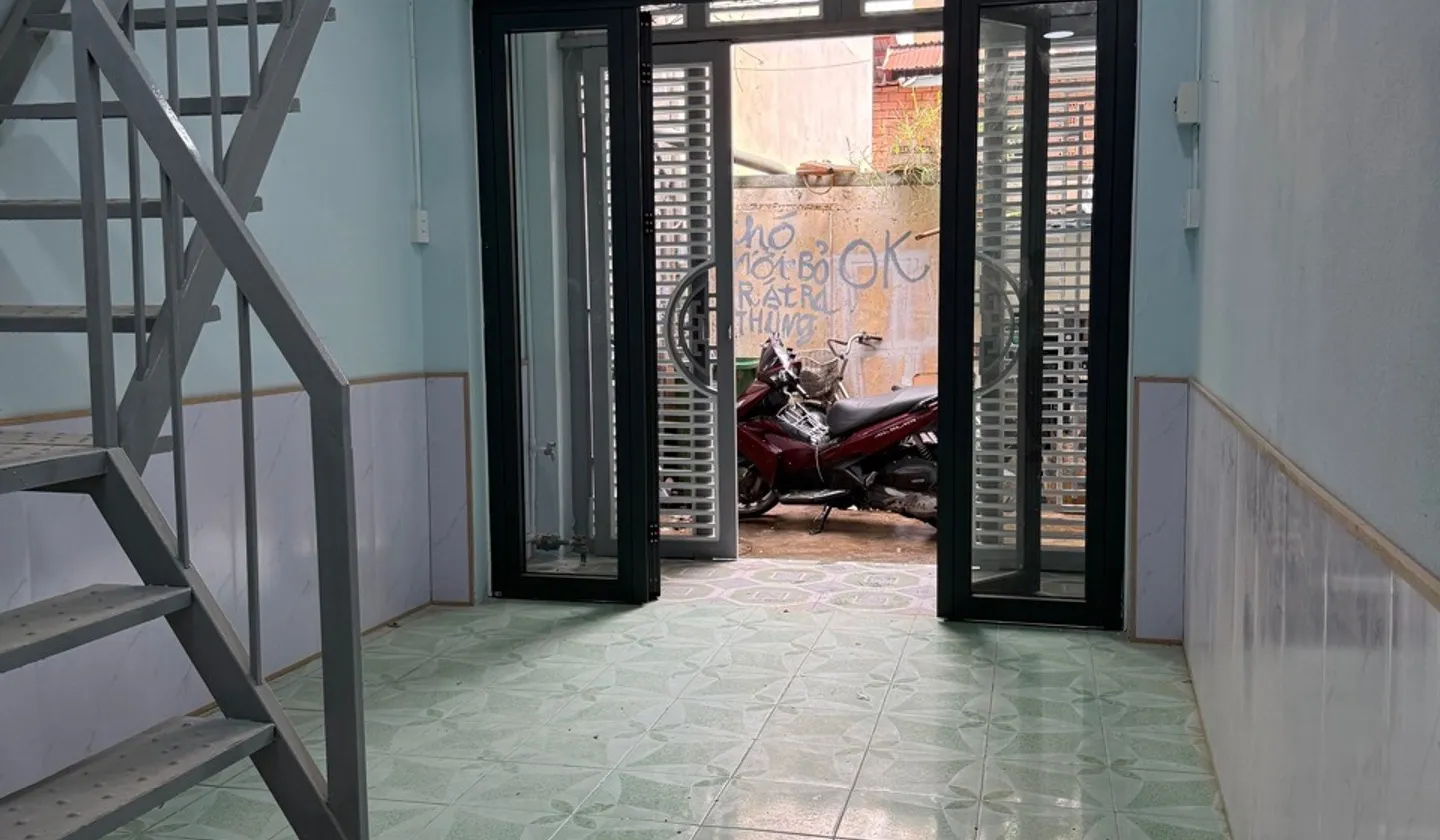 Bán nhà riêng 2 tầng tại phường An Phú Đông, Hồ Chí Minh, diện tích 16.8 m2 pháp lý đầy đủ... Bán nhà riêng tại An Phú Đông, Hồ Chí Minh 01