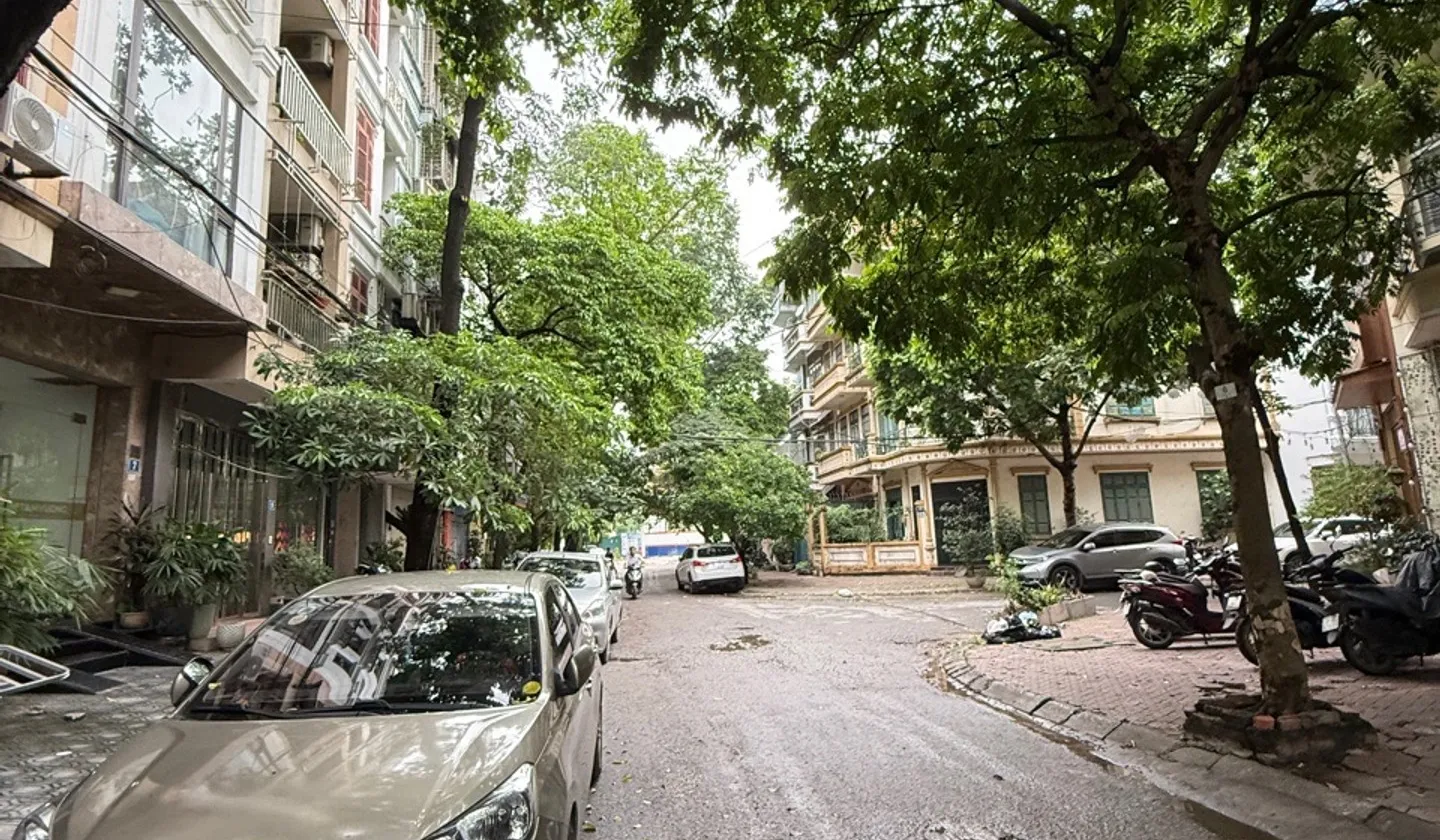 Bán nhà riêng 3.5 tầng diện tích 37m2 khu Lưu Quang Vũ, mặt đường rộng ô tô tránh... Bán nhà riêng tại Yên Hòa, Hà Nội 01