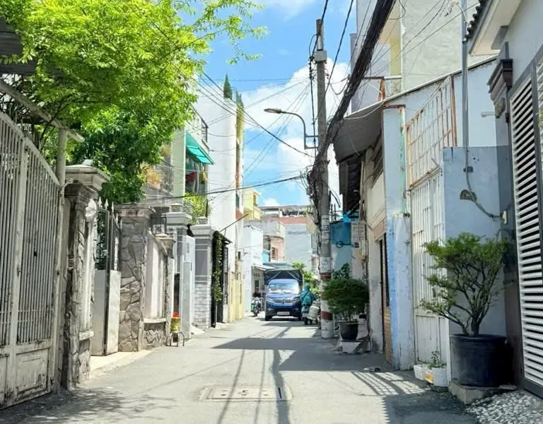 Nhà 2 tầng, 4,1x19m. Nở hậu. Chỉ hơn 6 tỷ. HXH 1/ Đs3 Nguyễn Văn Khối, Phường Thông Tây Hội, Gò Vấp... Bán nhà riêng tại Thông Tây Hội, Hồ Chí Minh 01