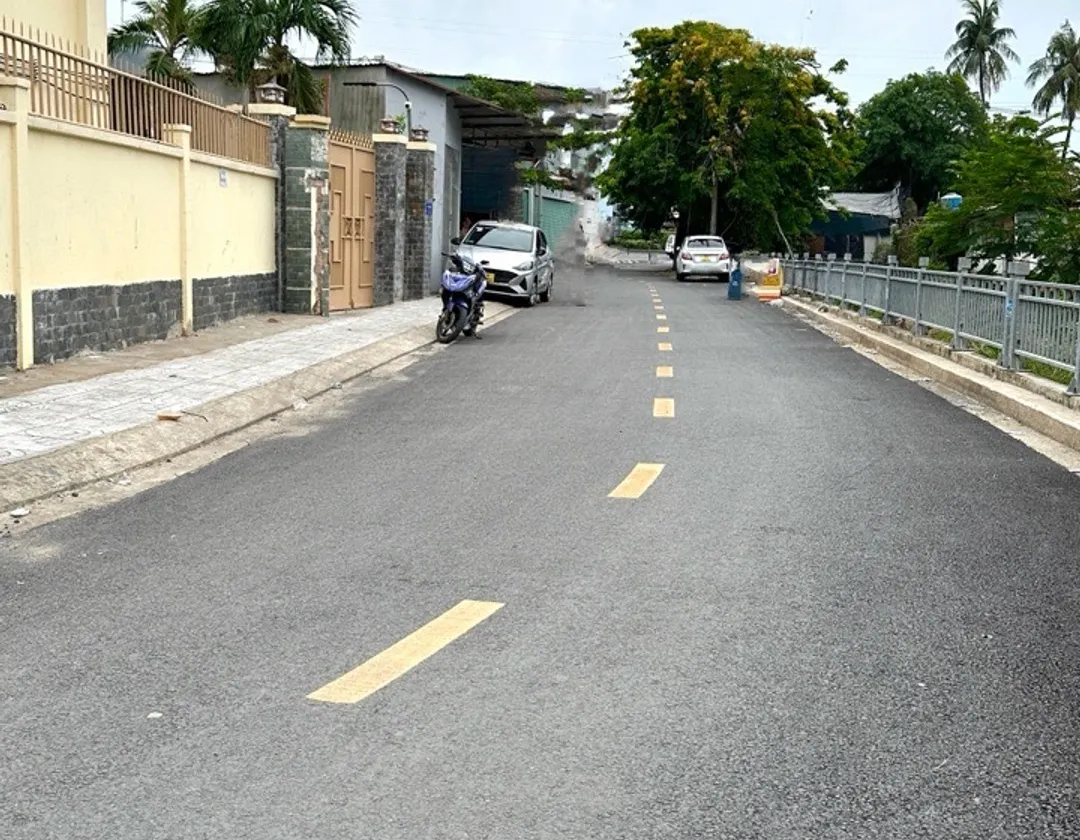 Bán dãy trọ 10 phòng tại An Phú Đông mặt tiền rộng 8,3m. Dòng tiền 15 triệu/tháng.127m2. Giá 10 tỷ... Bán nhà mặt phố tại An Phú Đông, Hồ Chí Minh 01