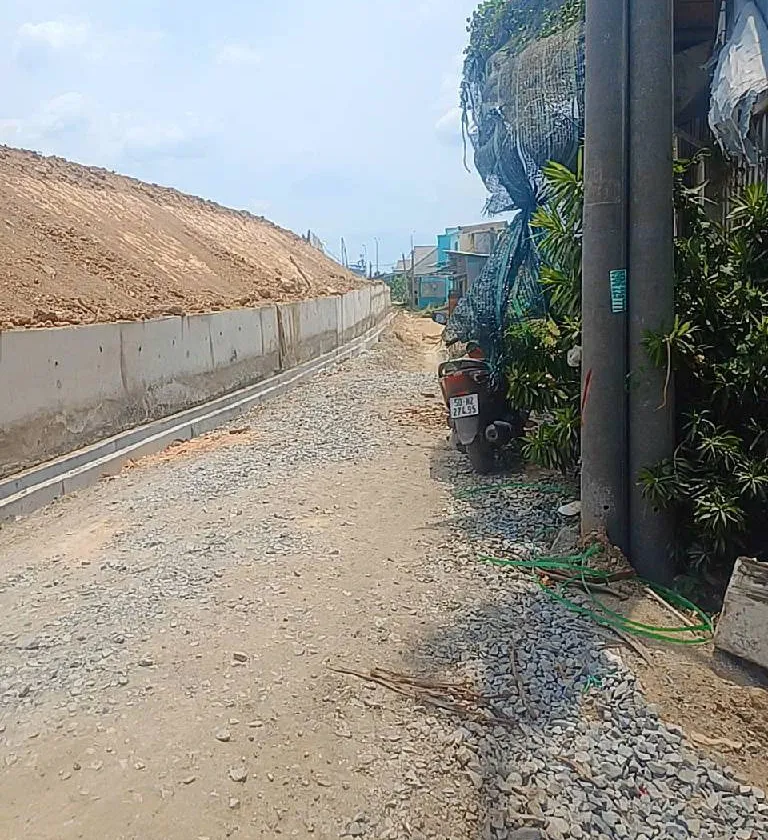 Nhà mặt tiền rộng 8m, vị trí đắc địa ở Hưng Long... Bán nhà mặt phố tại Hưng Long, Hồ Chí Minh 01
