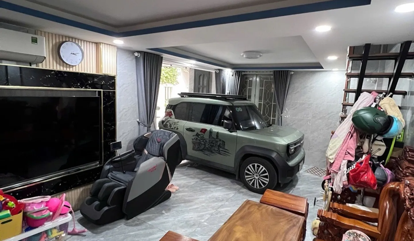 Cơ hội hiếm có: Nhà 2 mặt tiền giá tốt tại Đoàn Giỏi, Tân Phú với xe hơi đậu trong nhà... Bán nhà riêng tại Tân Sơn Nhì, Hồ Chí Minh 01