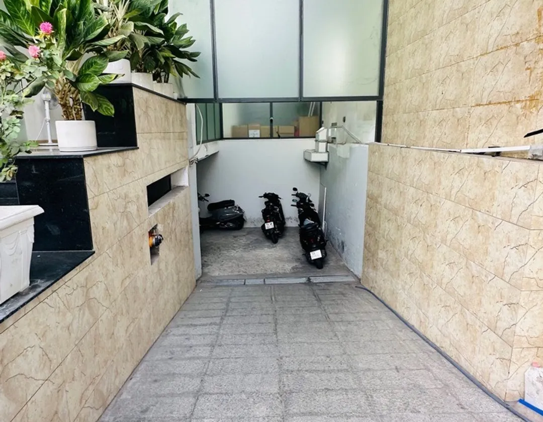 Bán tòa nhà văn phòng 9 tầng mặt phố 247.3m² tại Bình Thạnh, kết nối Quận 1 thuận tiện... Bán nhà mặt phố tại Thạnh Mỹ Tây, Hồ Chí Minh 01