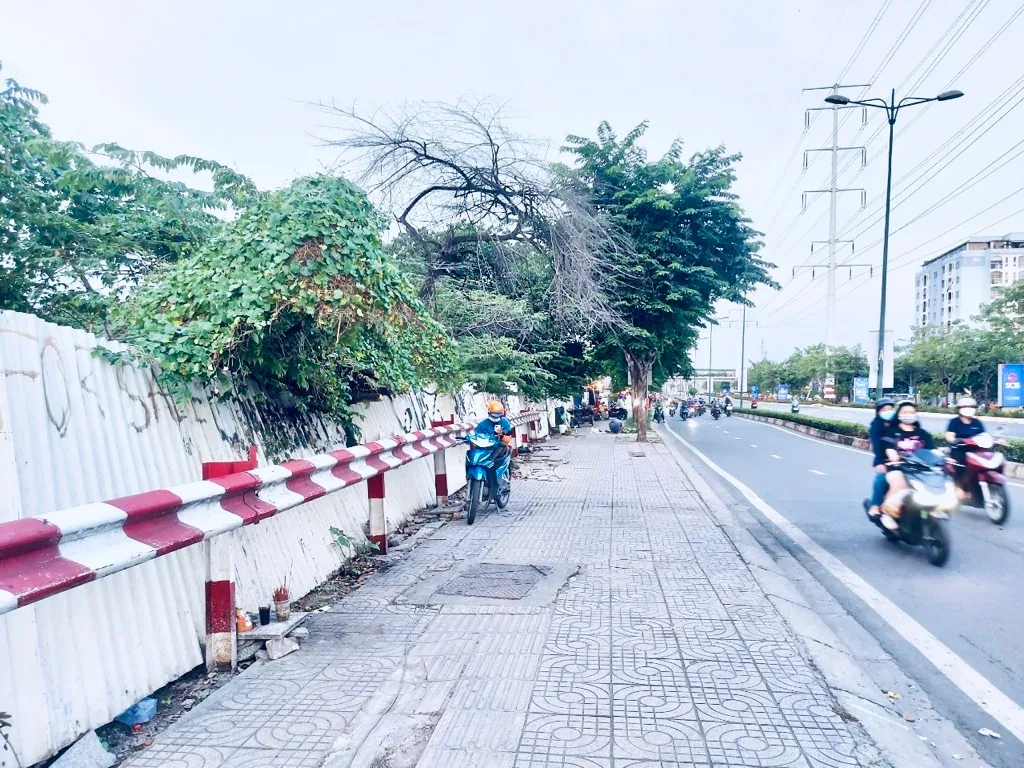 Bán nhà mặt phố Phạm Văn Đồng, mặt tiền rộng 80m, diện tích 2450m²... Bán nhà mặt phố tại Bình Lợi Trung, Hồ Chí Minh 01