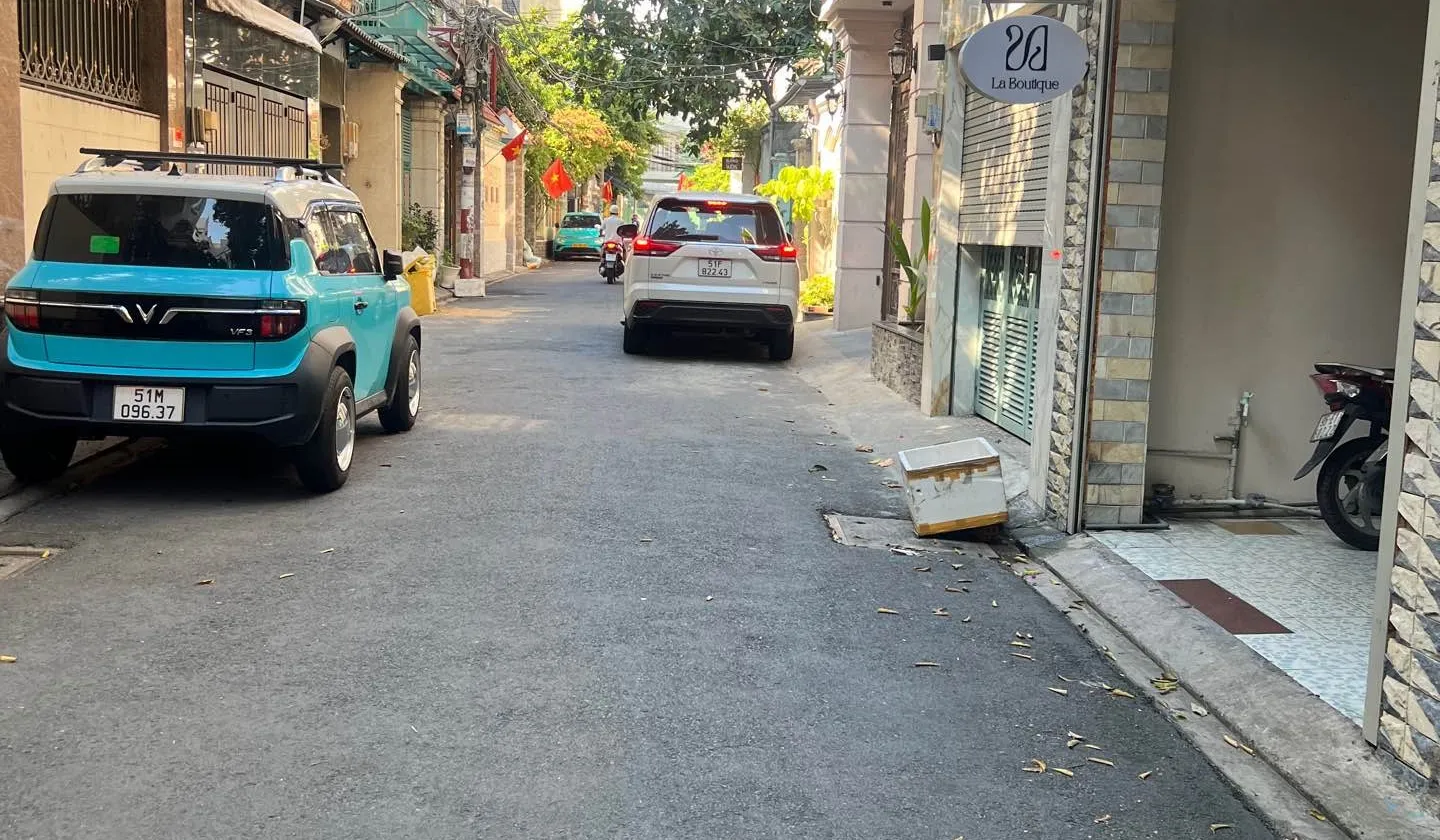 Nhà 2 Tầng Tân Bình Giá Sốc, Tiện Nghi Gần Trung Tâm... Bán nhà riêng tại Tân Bình, Hồ Chí Minh 01