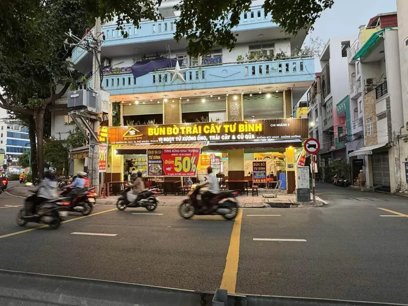 Bán nhà mặt phố 3 tầng diện tích 82.5m² tại Quận, vị trí góc 2 mặt tiền kinh doanh thuận lợi... Bán nhà mặt phố tại Phú Nhuận, Hồ Chí Minh 01