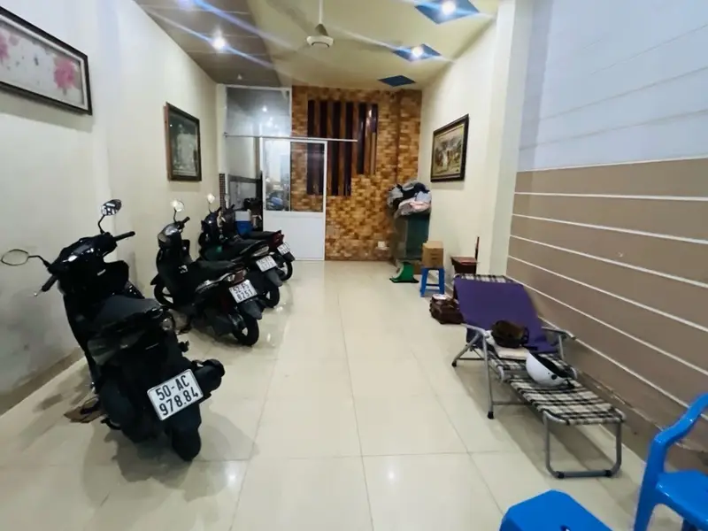 VỊ TRÍ VÀNG – XE HƠI NGỦ TRONG NHÀ – 2 MẶT HẺM XE 🚘 TRÁNH, THÔNG RA KÊNH THAM LƯƠNG 🔥... Bán nhà riêng tại Bình Hưng Hòa, Hồ Chí Minh 01