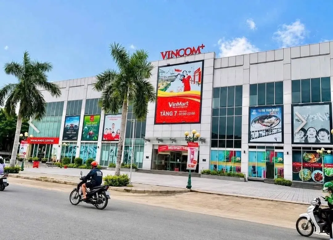 Quận 7 - 11 Tỷ 2 - Xe Hơi Vào Nhà - Nhà 3 Tầng 110m² - Ngang 5 - Ngay Vincom... Bán nhà riêng tại Tân Thuận, Hồ Chí Minh 01