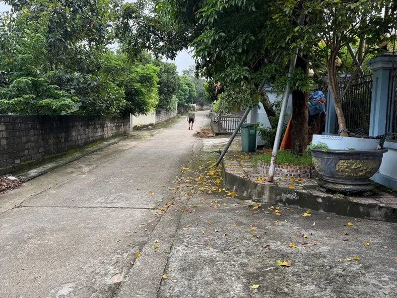 🌿 NHÀ VƯỜN GẦN TRUNG TÂM THÀNH PHỐ
• Diện tích 1.400m² – mặt tiền 25m hơn 4 tỷ • Đường ô tô 50 chỗ... Bán nhà riêng tại Lục Nam, Bắc Ninh 01