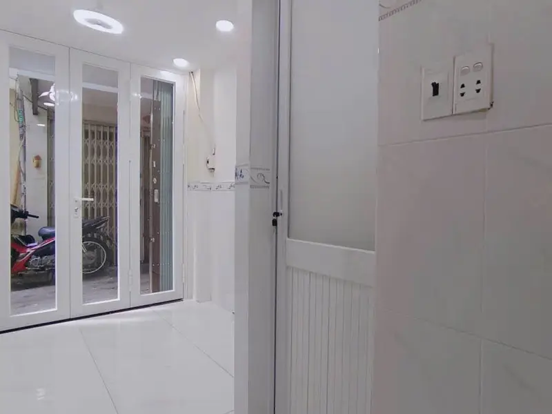Nhà 3 tầng siêu hiếm gần mặt tiền Lê Đại Hành giá dưới 2.4 tỷ... Bán nhà riêng tại Minh Phụng, Hồ Chí Minh 01