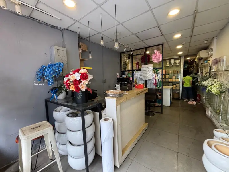 Nhà mặt phố Lê Văn Sỹ tại quận Phú Nhuận với dòng tiền cho thuê ổn định... Bán nhà mặt phố tại Tân Sơn Hòa, Hồ Chí Minh 01