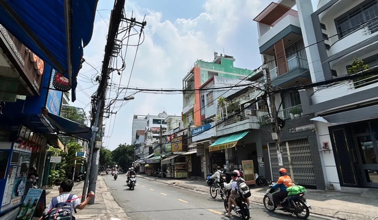 Nhà mặt tiền 2 tầng 2PN gần trường học, thuận tiện kinh doanh... Bán nhà mặt phố tại Tân Phú, Hồ Chí Minh 01