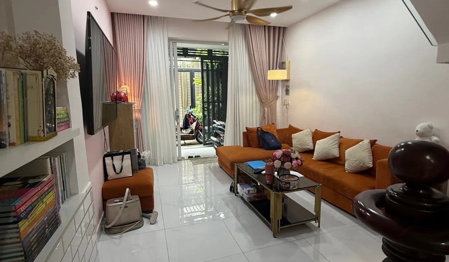 Cơ hội hiếm có sở hữu nhà 2 phòng ngủ tại vị trí đắc địa quận trung tâm... Bán nhà riêng tại Thông Tây Hội, Hồ Chí Minh 01
