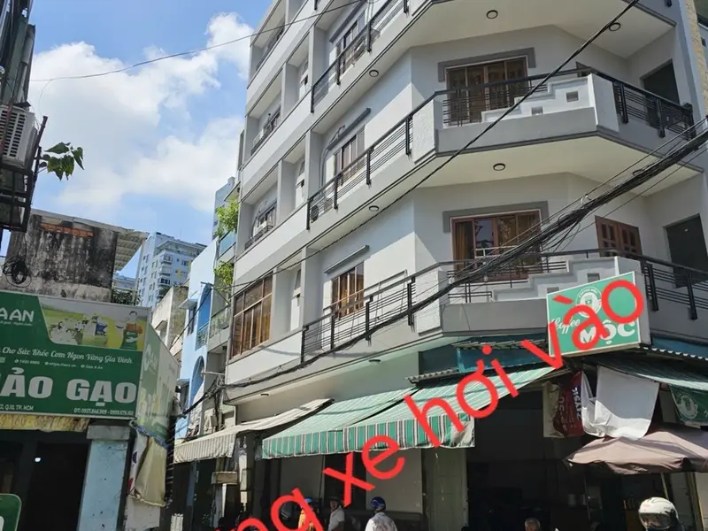 Nhà đẹp 2 mặt hẻm - 4 tầng rộng thoáng ngay trung tâm... Bán nhà riêng tại Hòa Hưng, Hồ Chí Minh 01